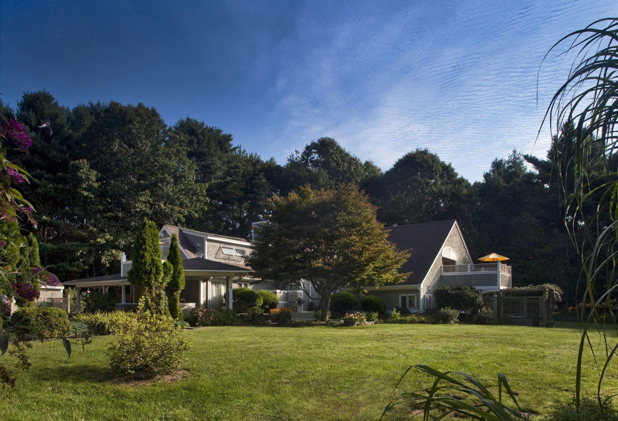 Abbey'S Lantern Hill Inn Ledyard Center Exterior photo